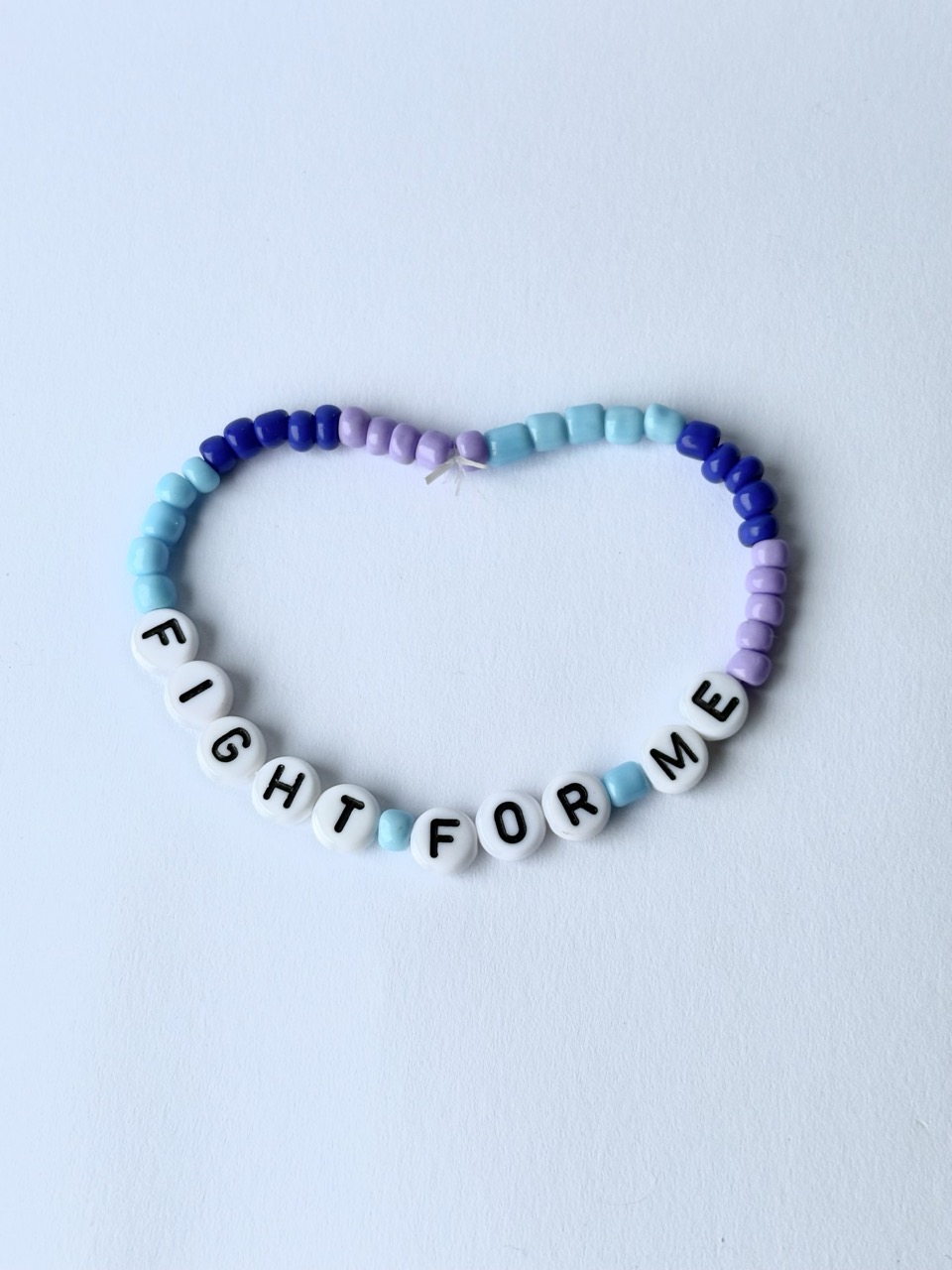 Armband med text "Fight for ME"